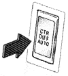 Нажатие кнопки "C.DIFF AUTO" на панели разрешает блоку управления автоматически выбирать коэффициент блокировки в зависимости от условий движения (при полной блокировке усилие принудительно будет почти поровну делиться между осями), при отжатой кнопке межосевой дифференциал остается постоянно свободным.