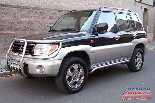 В Бразилии этот паркетник известен как Pajero TR4.